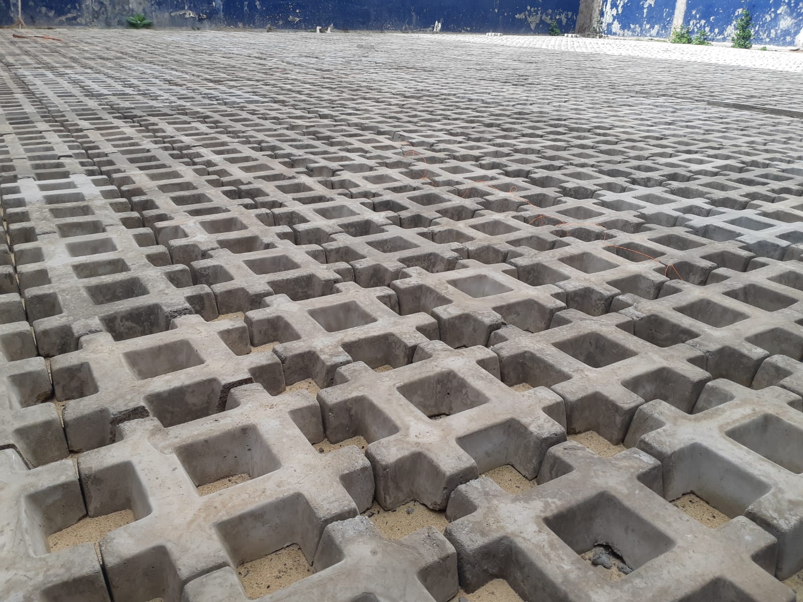 BLOQUE PARA CÉSPED 33X33X6