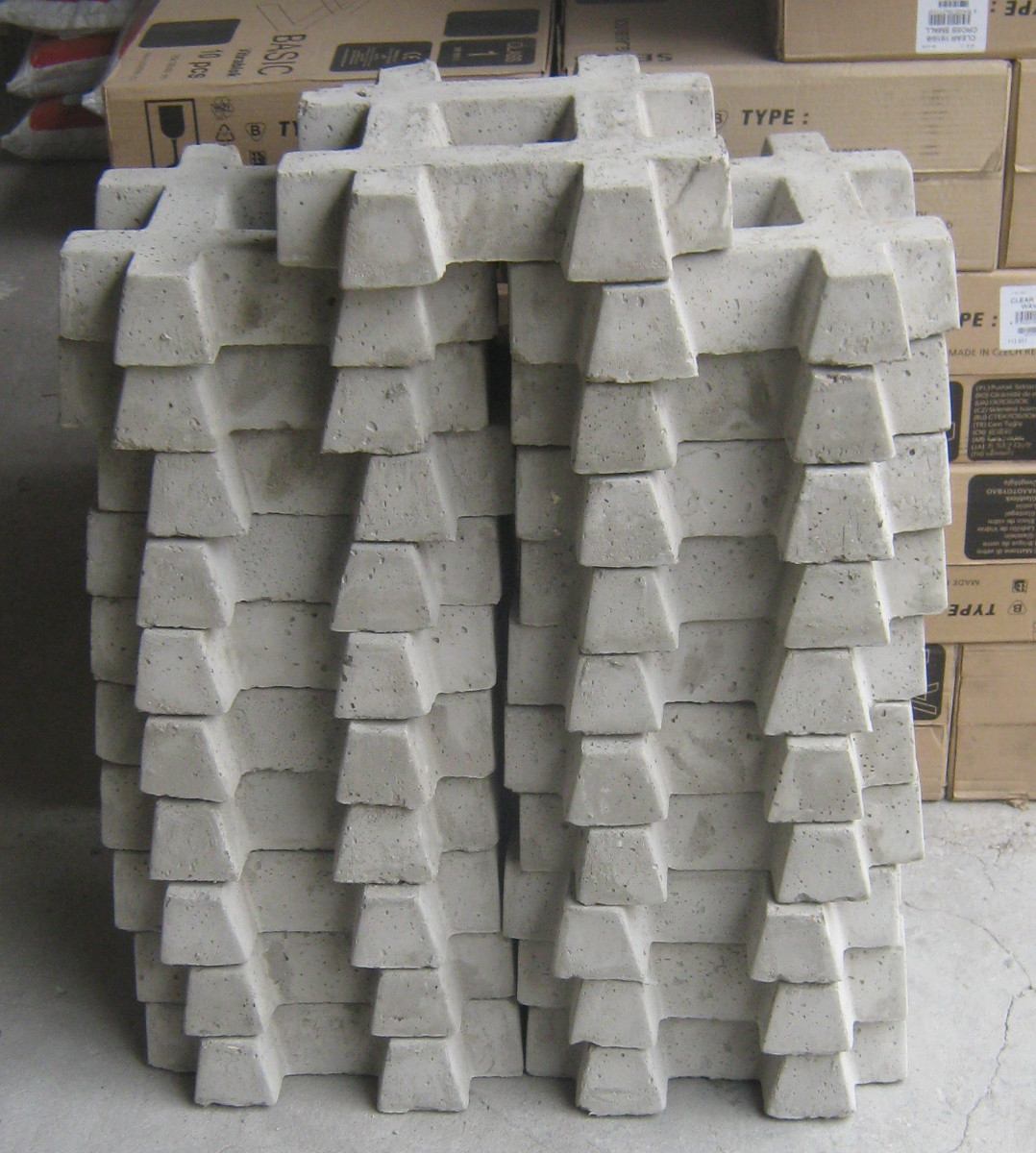 BLOQUE PARA CÉSPED 33X33X6