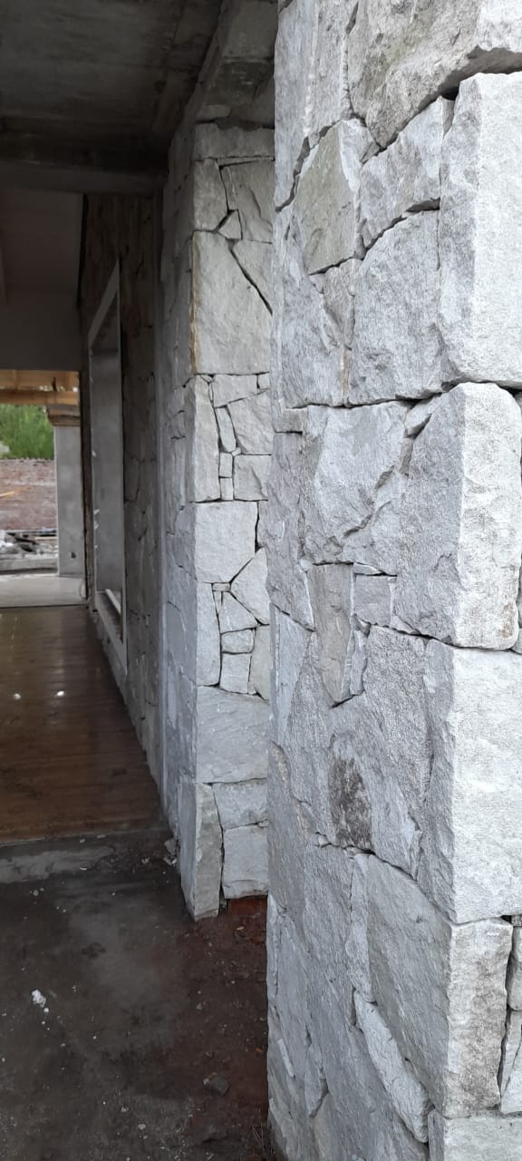 PIEDRA VOLADURA MAR DEL PLATA BLANCA