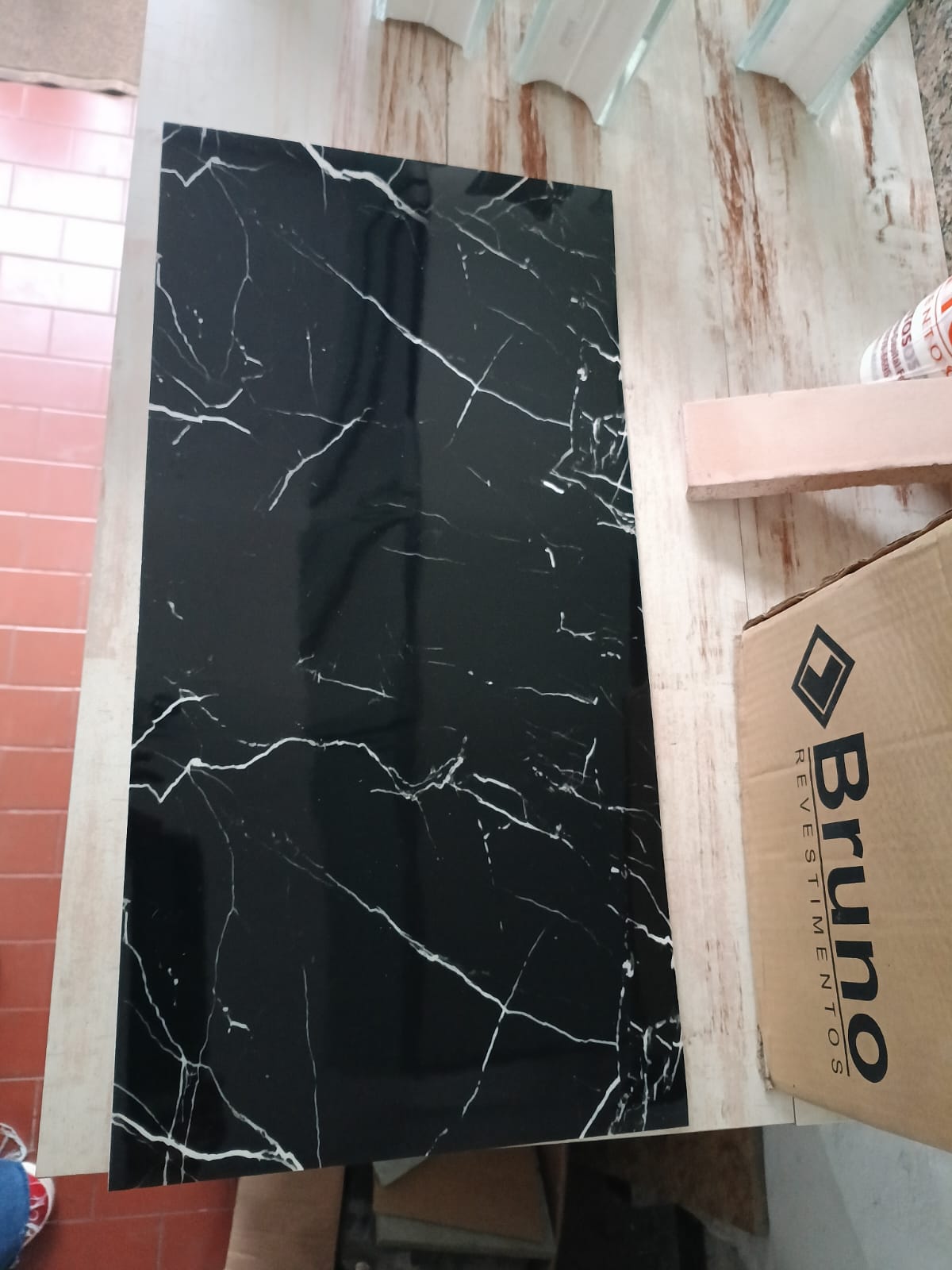 PLACA AUTOADHESIVAS SIMIL MARMOL NEGRA 60X30